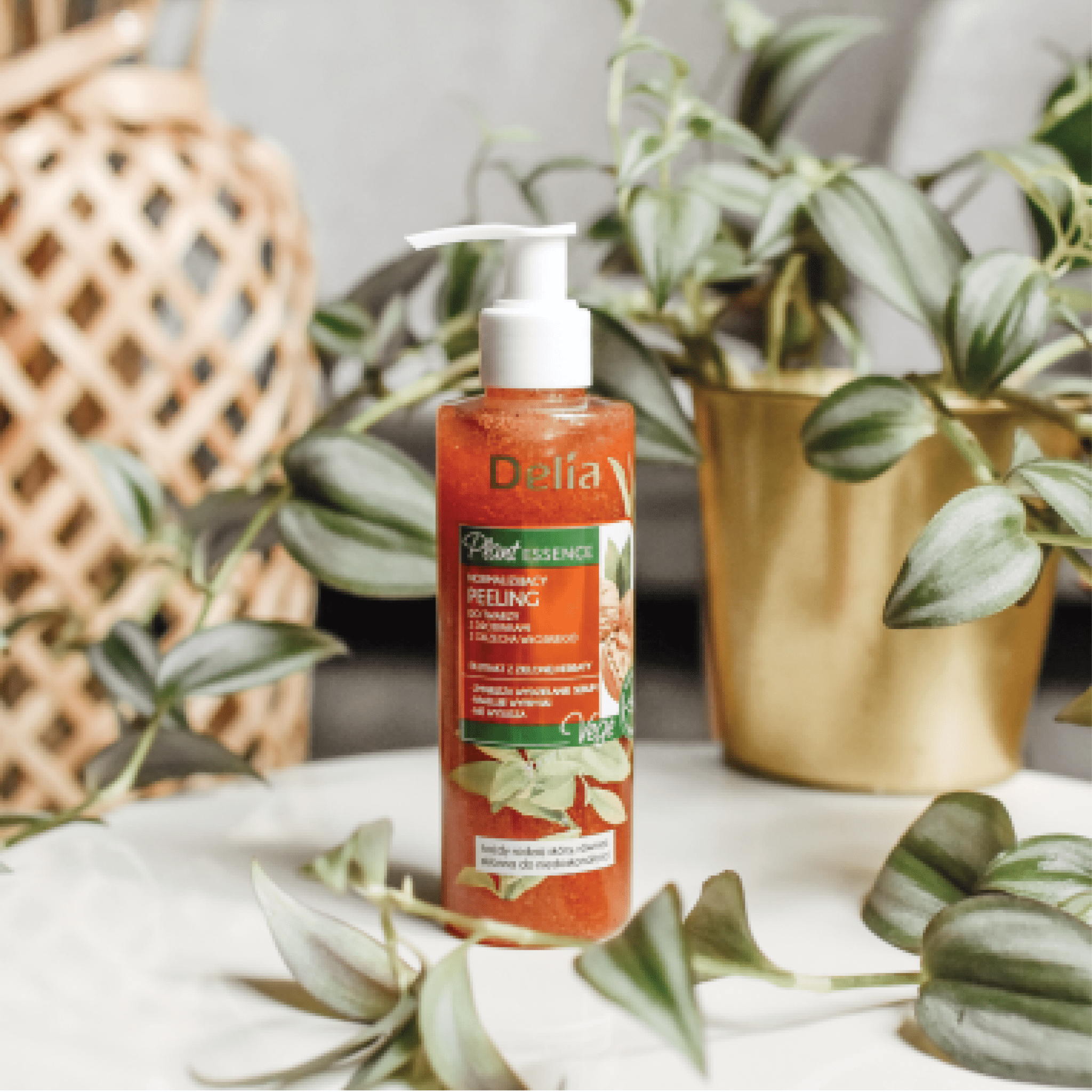 باكج Plant Essence مقشر و تونر للوجه - Delia Cosmetics